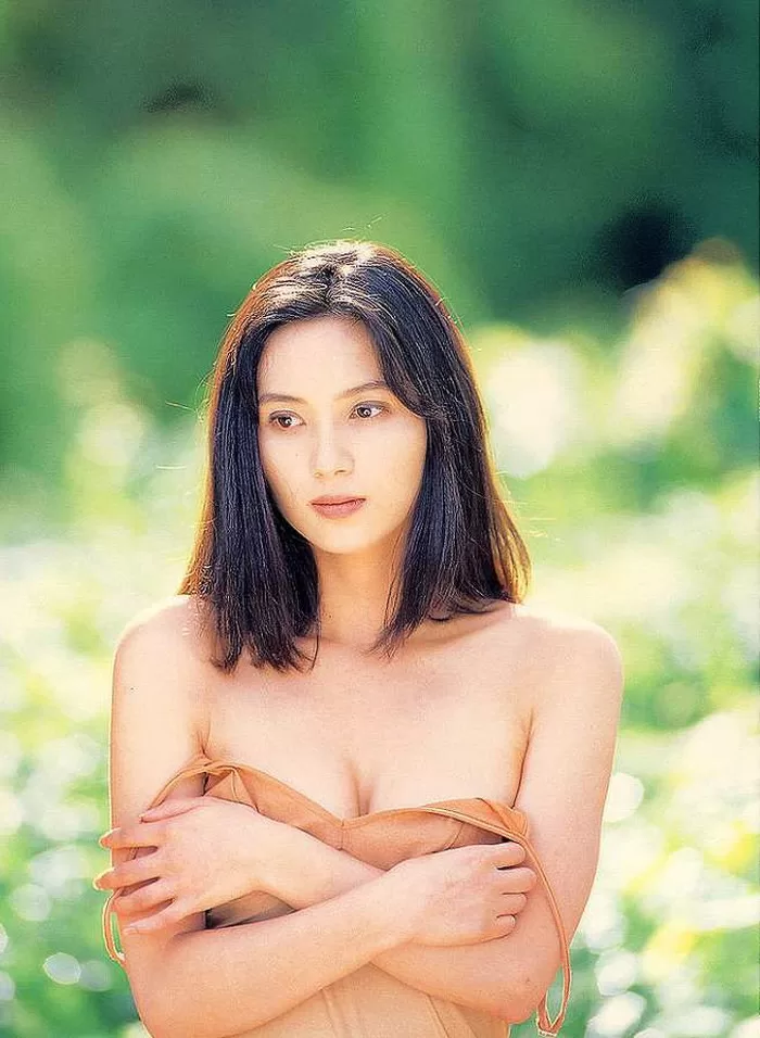 盛本真理子のヌード、水着グラビア画像170枚