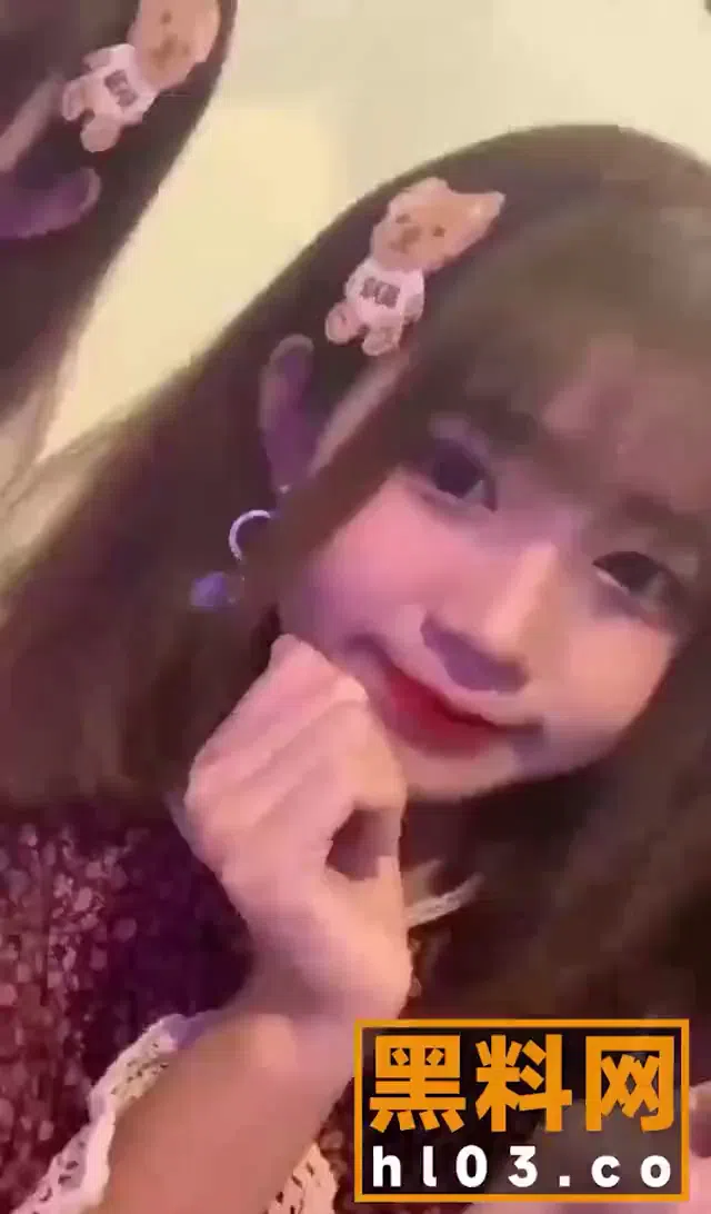 生配信中に寝落ちした美少女、乳首をポロリｗｗｗｗｗ