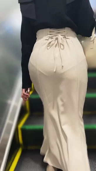 人妻のパン線てエロいよなｗｗｗｗｗ
