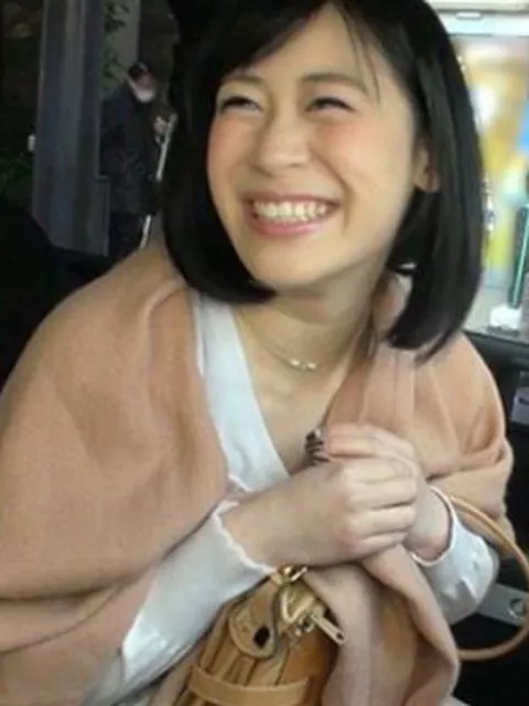 【素人】出会い系アプリで男を漁る美人若妻がAV男優とのSEXする前からニヤニヤ状態！