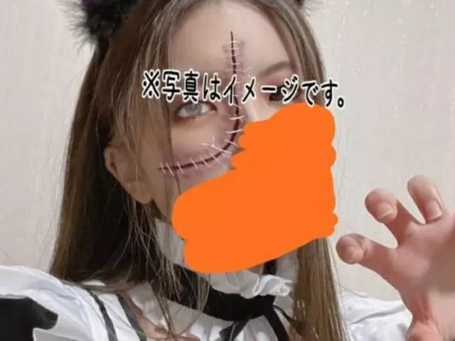 地方住み20歳女子が貧乳細身体型のパイパン全裸ヌード自撮り