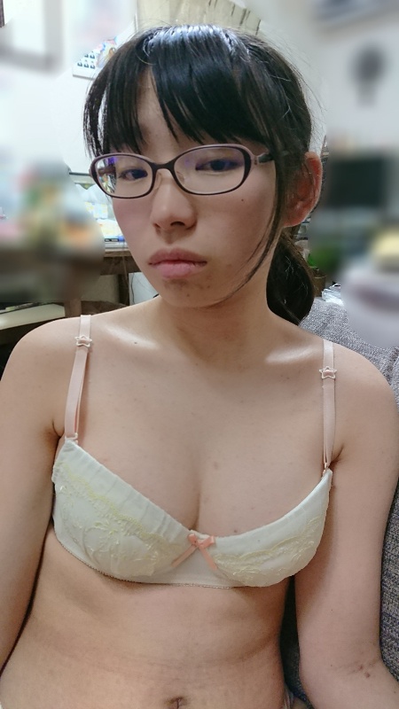 【画像】こういう地味な女の子でも抜けるヤツいるの？？？