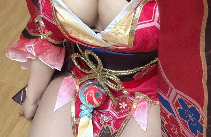 【画像】J K「コスプレしてみたけど、太ももパツパツでヤになっちゃう」????ﾊﾟｼｬ