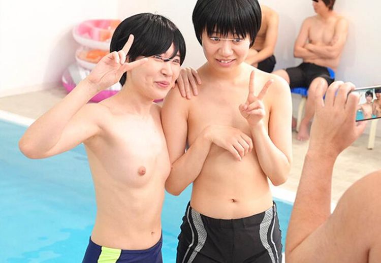 【脳がバグる】貧乳つるぺた女子が、男水着でプールに行った結果ｗｗｗｗｗｗｗｗｗ