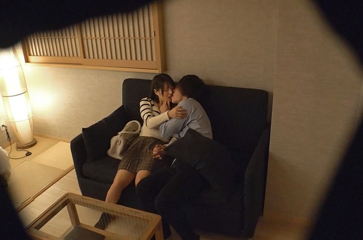【盗撮】大学のサークル仲間と温泉旅行した時、部屋に隠しカメラ仕掛けた結果・・・セッ〇スが映ってたんだがｗｗｗｗｗ