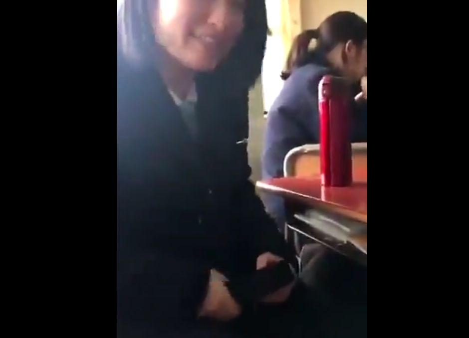【画像】女子 高生、男のオ〇ニーを真似して興奮してしまうｗｗｗｗｗｗｗｗｗｗｗｗｗｗｗｗ