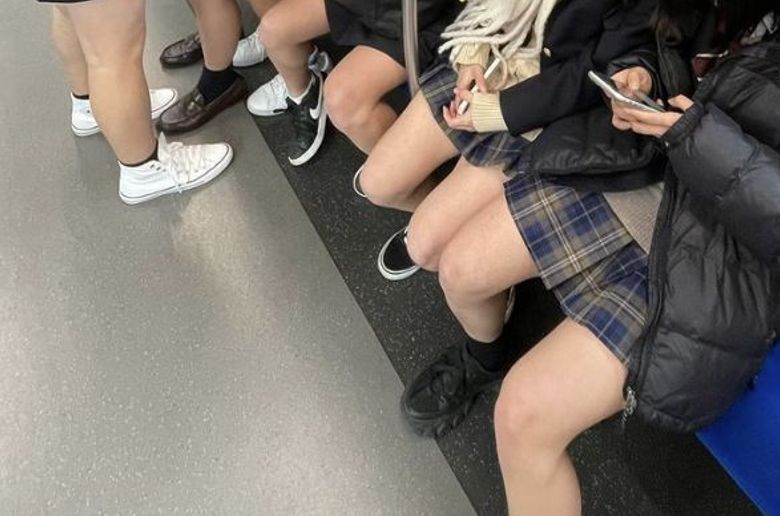 【画像】J Kが寒くても生脚にこだわる理由ｗｗｗｗｗｗｗｗｗｗｗｗｗｗｗｗｗ