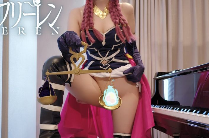 【画像アリ】おっ ぱいピアノさん、ほぼマ〇コ見せてるのにYouTube君に怒られないｗｗｗｗｗｗｗｗ