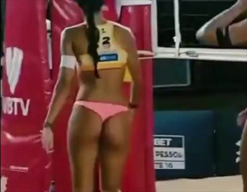 【動画】女子ビーチバレー、Tバック尻丸出しスタイルが普通になるｗｗｗｗｗｗ