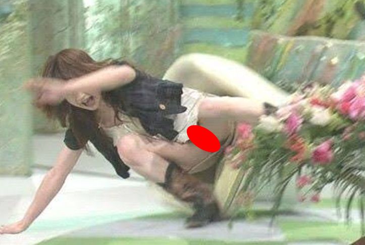 【画像】山瀬まみのズッコケパンチラが工ロすぎると話題にｗｗｗｗｗｗｗｗｗ