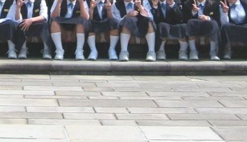 【画像】集合写真で女子全員パンチラｗｗｗｗｗｗｗｗｗｗｗ