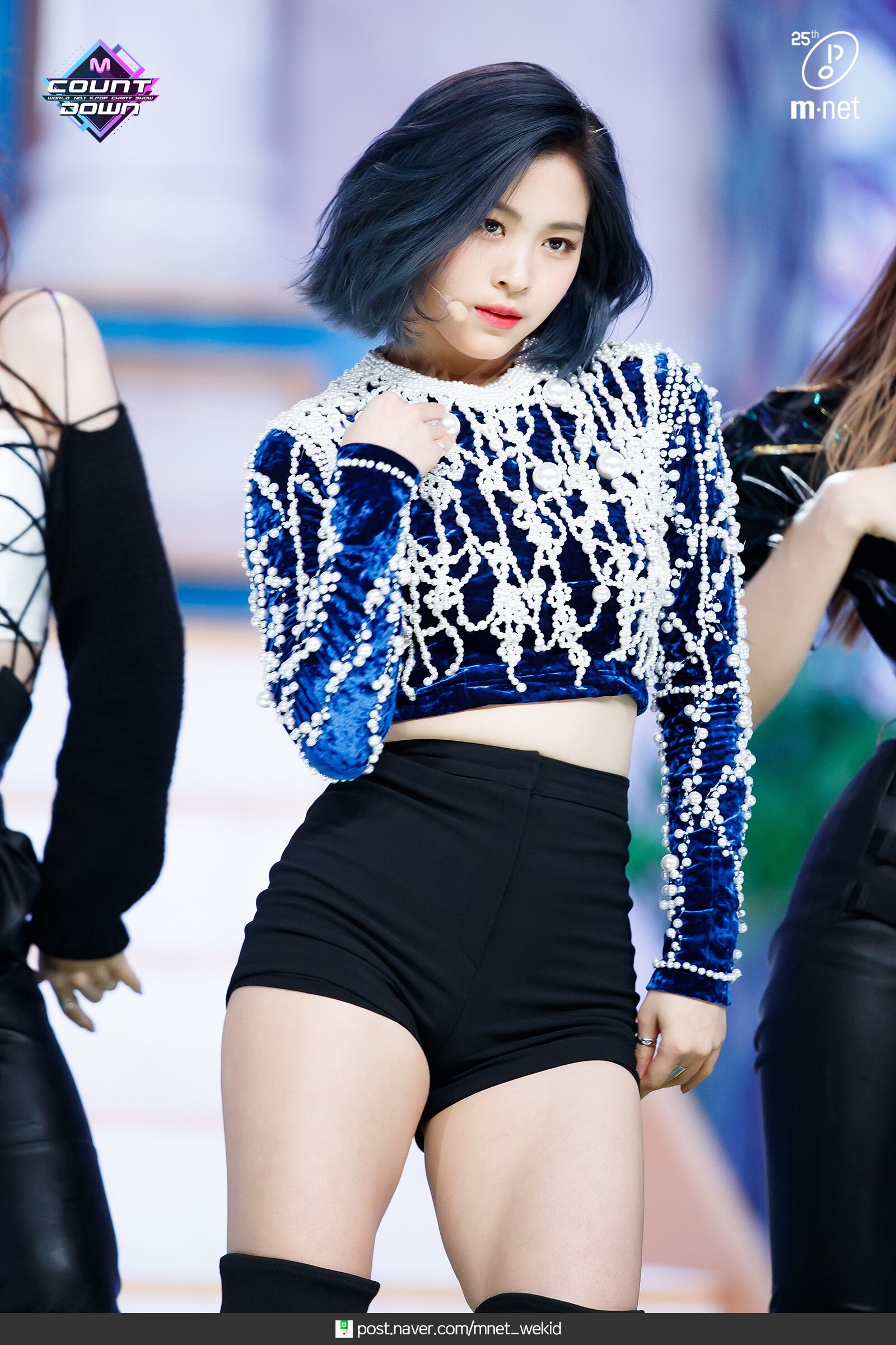 【K-POP】 リュジン様のブリッブリな太ももエロ画像