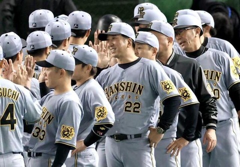 藤川監督の覚悟が変えた阪神　巨人戦に込めた“全員で辞めなアカン”の真意