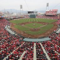 【興奮】マツダの記録勝利→あの伝説投手たちが並ぶ