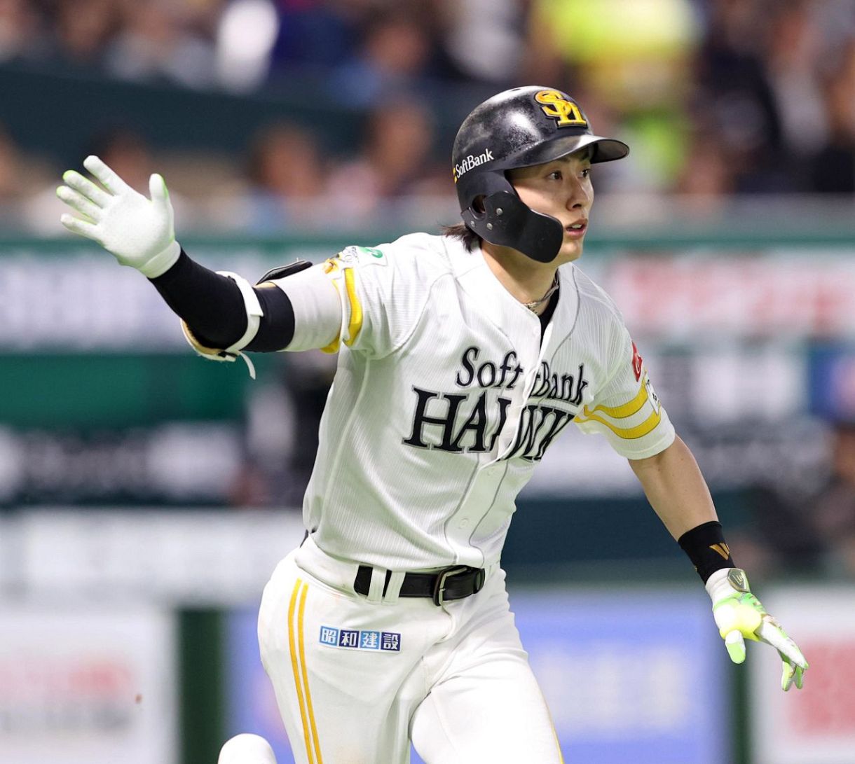 【驚愕】周東が復帰即ホームラン！？テラス席にズドン！