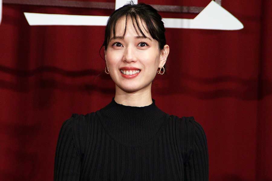 【笑い止まらん】戸田恵梨香が中華でクロス箸！芸能人の食事マナーに親近感ヤバい　