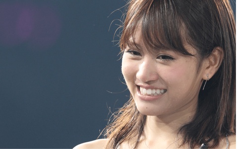 肩が落ちる仕草が語る　前田敦子が耐えた絶対的センターの孤独