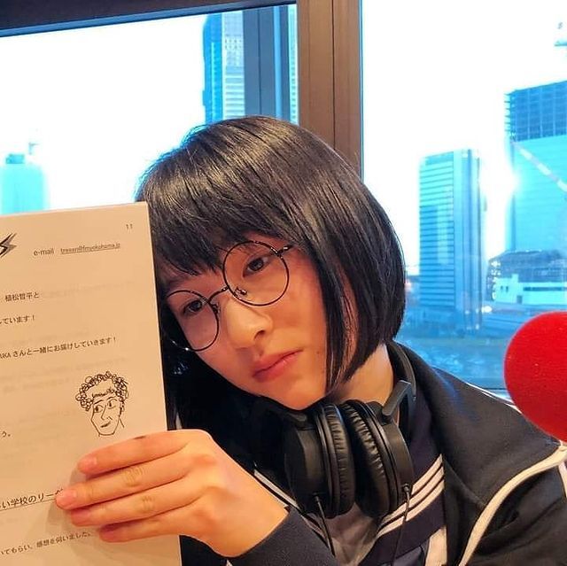 新しい学校のリーダーズ・SUZUKA、メガネを外した姿にSNS驚き「やばー！！ すき」「めちゃくちゃいい」