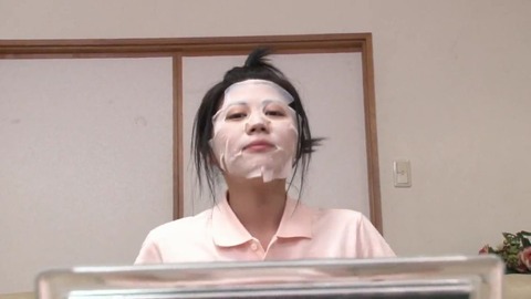 必死の努力で魅惑の変身を遂げた奥様が「おばさん」と言った相手をフェロモン全開で襲っちゃう！ その2