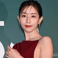 田中みな実、Yドレスで魅せた大胆な素肌!?オーデマピゲ150周年イベントの全貌!?