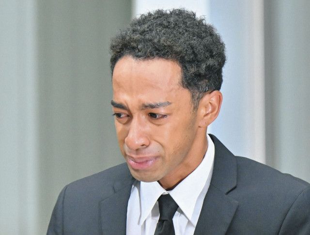 【“公然わいせつ”逮捕以前にも！】草間リチャード敬太、酒を飲むと脱ぎ癖が…カラオケであられもない姿に！
