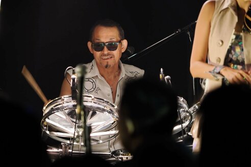【あれっ…もう謝っちゃった！】BOOWY元ドラマー高橋まこと、「ドラム舐めんなよ」発言…批判殺到で高市首相と奈良の民に謝罪！