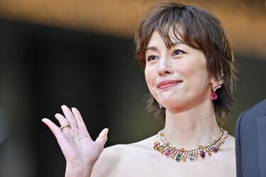 【速報…書類送検！】米倉涼子「一区切りついた」発言からわずか1ヶ月の急展開…交際相手のアルゼンチン人男性と「共同所持」か！