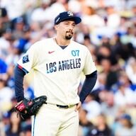 【IL逆戻り…ドジャースの危機！】ブレーク・スネル、復帰後わずか1登板で“肘のネズミ”発覚→除去手術の可能性も！