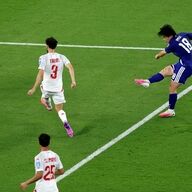 【前半を2点リード…】W杯日本代表、チュニジア戦前半で2-0リード！鎌田大地の最速ゴール＆上田綺世が追加点！