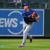 【50日ぶりの実戦形式…】大谷翔平、ライブBPで30球…スミス相手に1安打1四球の上々内容に笑顔！