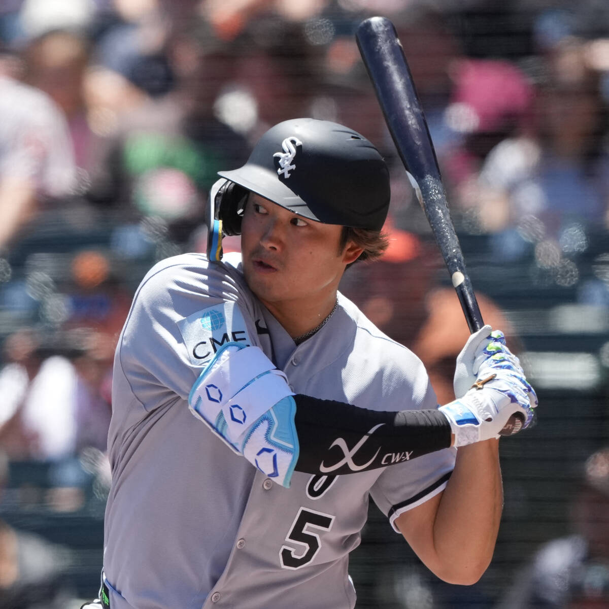 【18号…首位返り咲き！】村上宗隆、8戦ぶり18号同点ソロ…ジャッジに1差、ア・リーグ単独トップ再浮上 ！