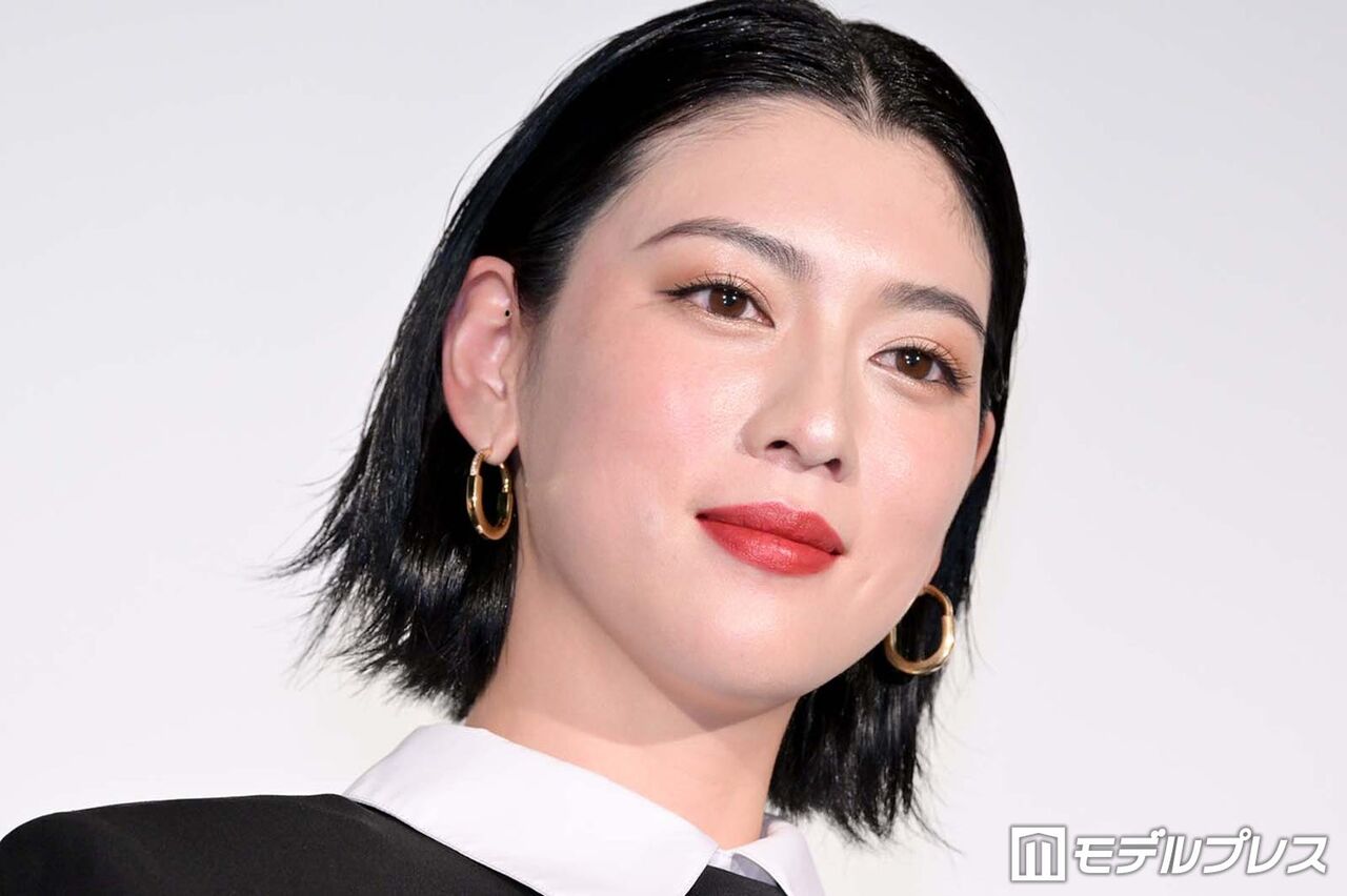 【告白…背中タトゥーの意味！】三吉彩花、幼少期の傷と「私という花を咲かせる」決意をHarper's BAZAARで語る…「想像以上の反響」と驚き！
