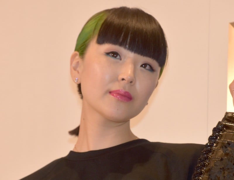 【結婚…3歳下Dリーガーと！】松田優作長女・松田ゆう姫が結婚発表…お相手はプロダンサー「温泉に浸かっているような安心感」の素敵な出会い！