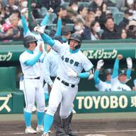 【センバツ…怪物二刀流に明と暗！】山梨学院・菰田陽生、衝撃の甲子園初アーチも…左手首負傷、ドクターストップかかるかも！