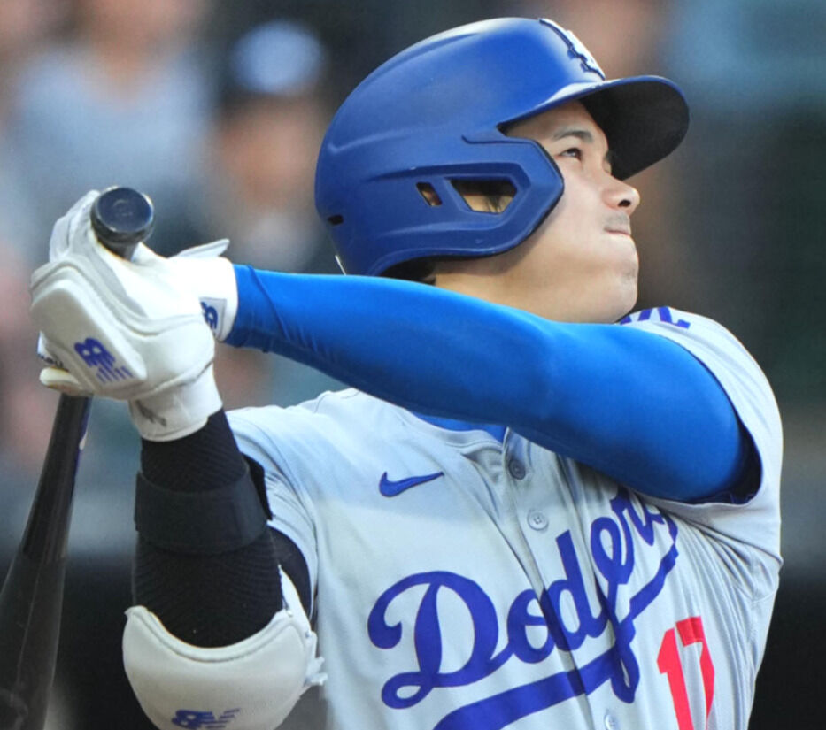 【MLBポストシーズン】大谷翔平、屈辱の「5番降格」もノーヒット…背景にあるロバーツ監督との“前夜の会話”と辛辣なメディア！