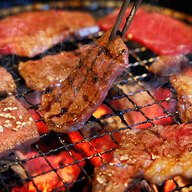 【悲報】焼肉店、急に苦境へ…ロピア急成長でライバル激増か