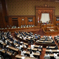 議員ボーナスそのまま維持で草　物価高でも別世界すぎる件