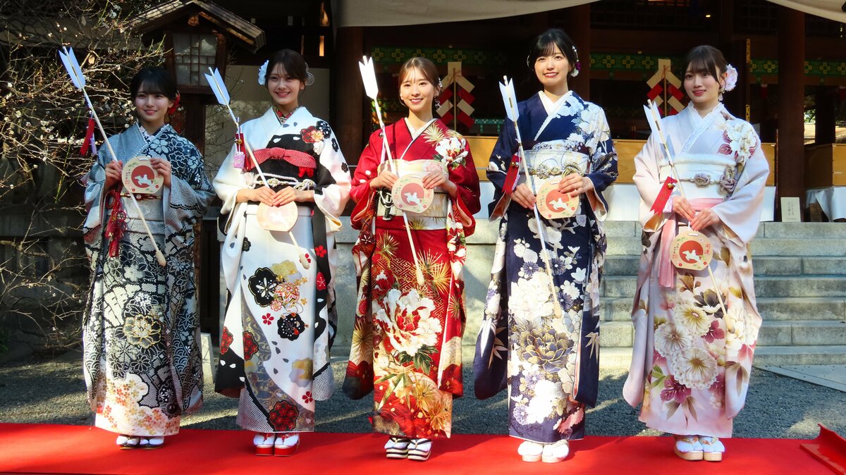 【乃木坂46】菅原咲月、五百城茉央、奥田いろは、愛宕心響、瀬戸口心月が乃木神社で成人式