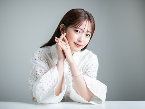 【画像】鈴木愛理さん、サントリーのCMで爆乳化してしまうｗｗｗｗｗｗｗｗｗｗｗｗｗｗｗｗ