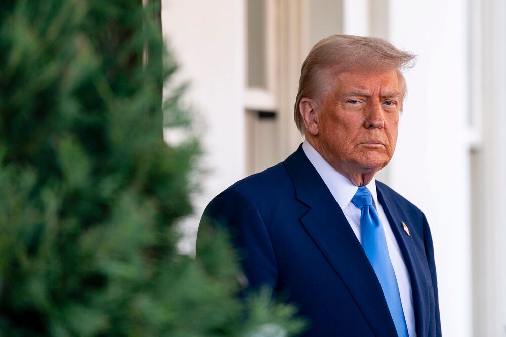 「最前列じゃないなら行かない」トランプ大統領　教皇葬儀で席順強制か？青ネクタイにも批判