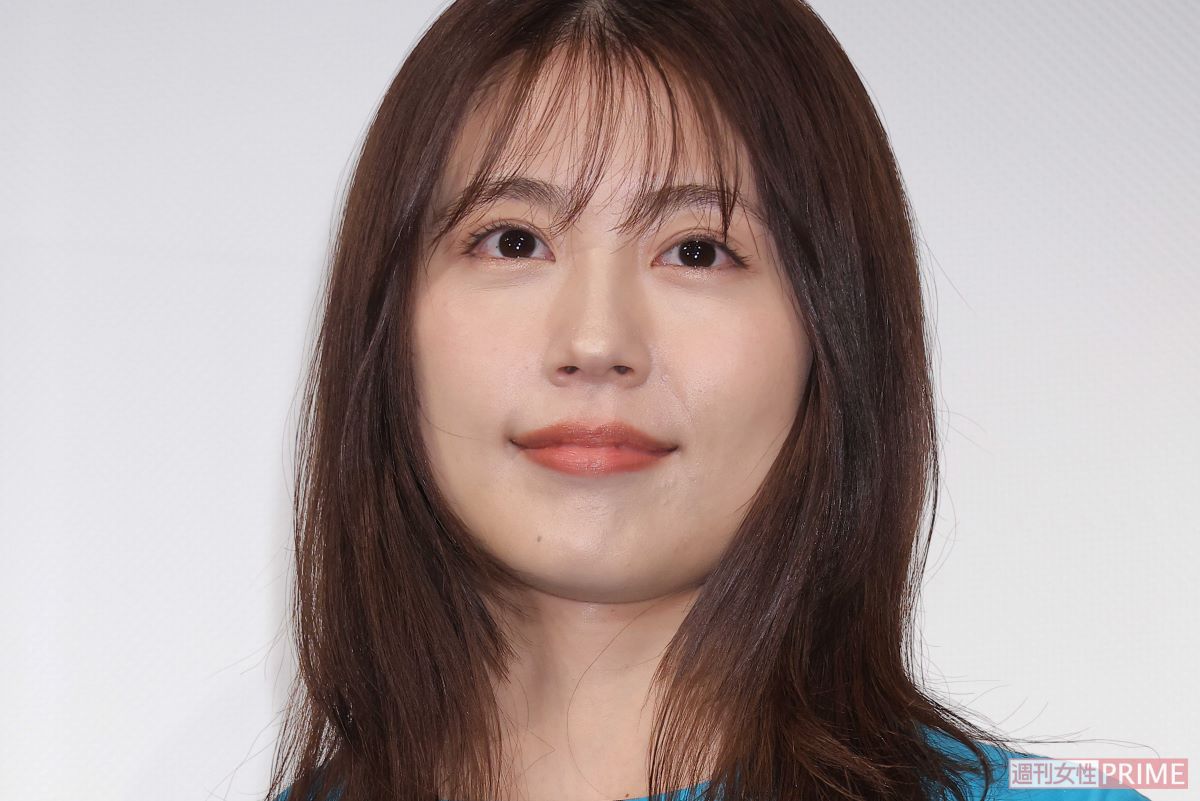 「なんか顔が大きい」有村架純、永野芽郁の後任として“全身プラダ姿”披露もSNS上では違和感続出