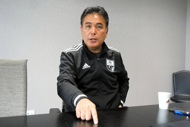 JFA・影山雅永技術委員長(58)の契約を解除　仏機内でポルノ閲覧→有罪判決で入国禁止10年