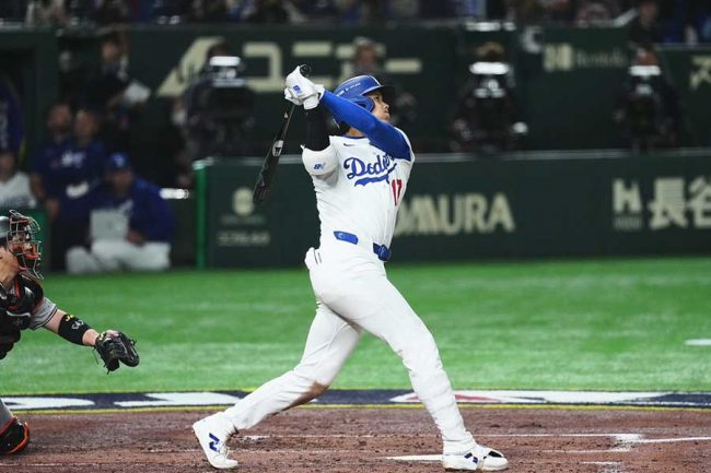 【MLB】大谷翔平の本塁打がスタンドの男性ファンの頭部付近に直撃！救護室へ搬送