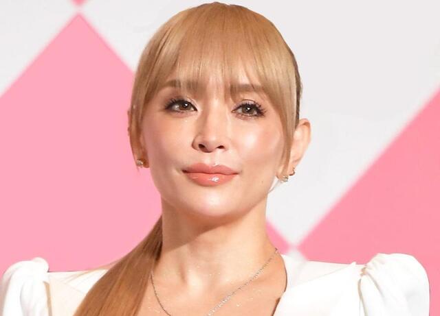 【画像】「また痩せた？」浜崎あゆみ　タンクトップ姿の抜群スタイルが反響！