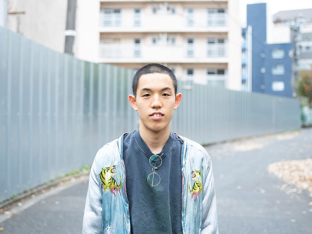 痴漢の疑い『四千頭身・都築』 所属事務所がコメント 本日付で都築拓紀を当面の間「謹慎処分」