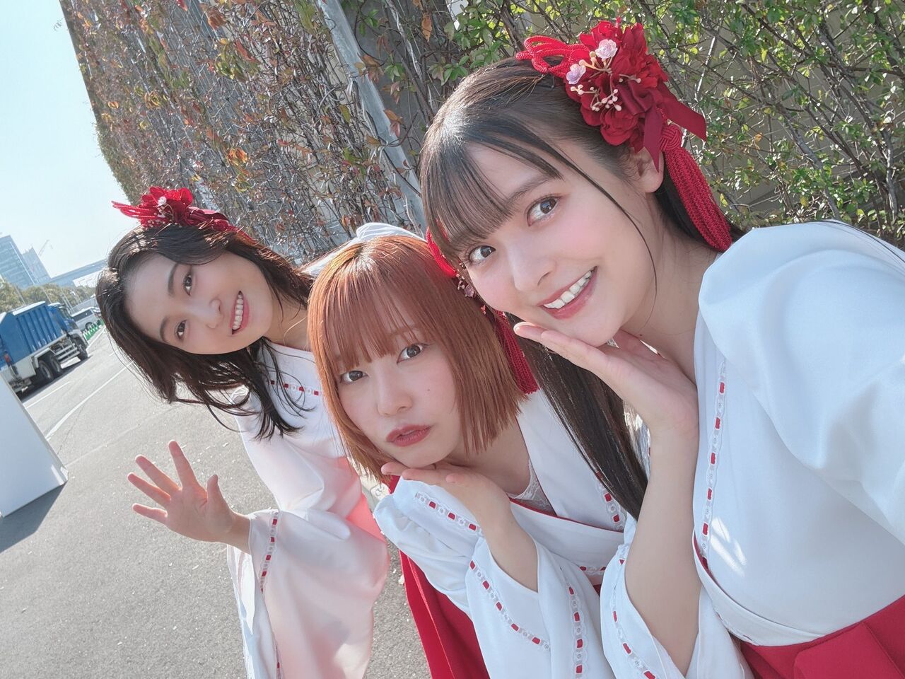 【画像】美人三姉妹巫女、実在していたｗｗｗｗｗｗｗｗｗｗｗｗｗｗｗｗｗｗｗｗｗｗｗｗ