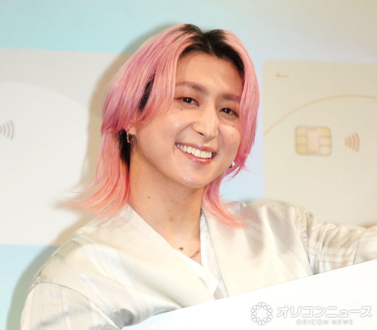 Snow Man佐久間大介『anan』ソロ表紙に約2年ぶりに登場！神々しく高貴な完全無欠の美腹筋も披露