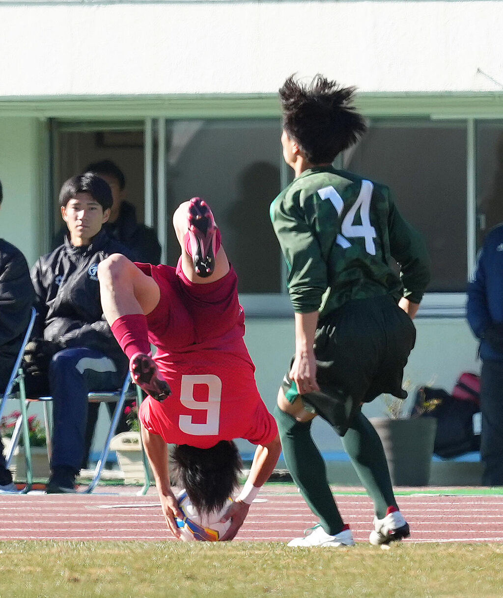 【高校サッカー】ロングスローからの得点乱発で…論議が再沸騰「制限するべき」の声も