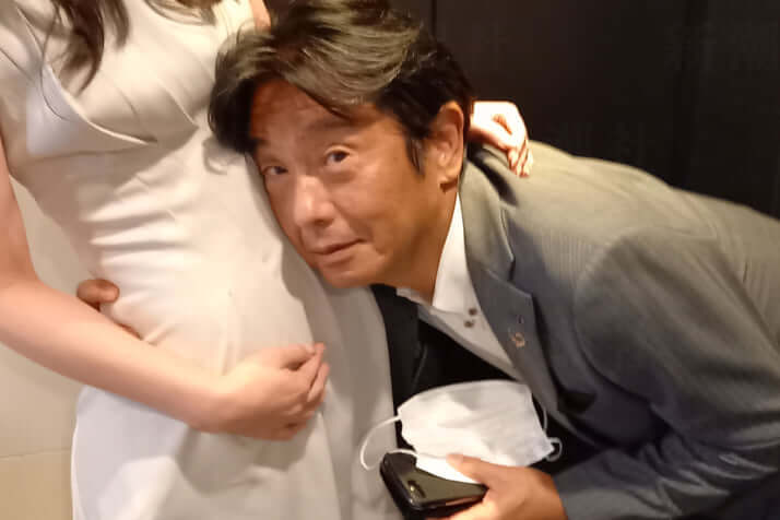 東海テレビ会長の「セクハラ飲み会」証拠写真　「妊娠中の女性のお腹に頬を寄せ”俺の子か？”」