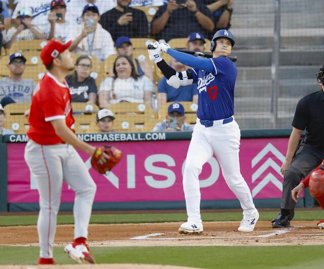 【ホームラン】大谷翔平、オープン戦初出場、初打席で 菊池雄星からいきなり本塁打！